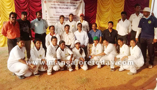 women crickete...